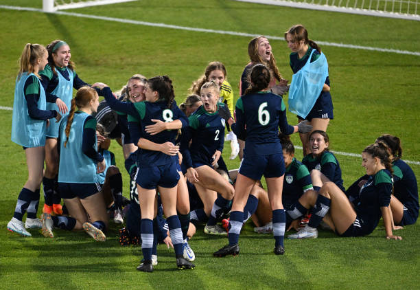 得令人瞩目 得令人瞩目